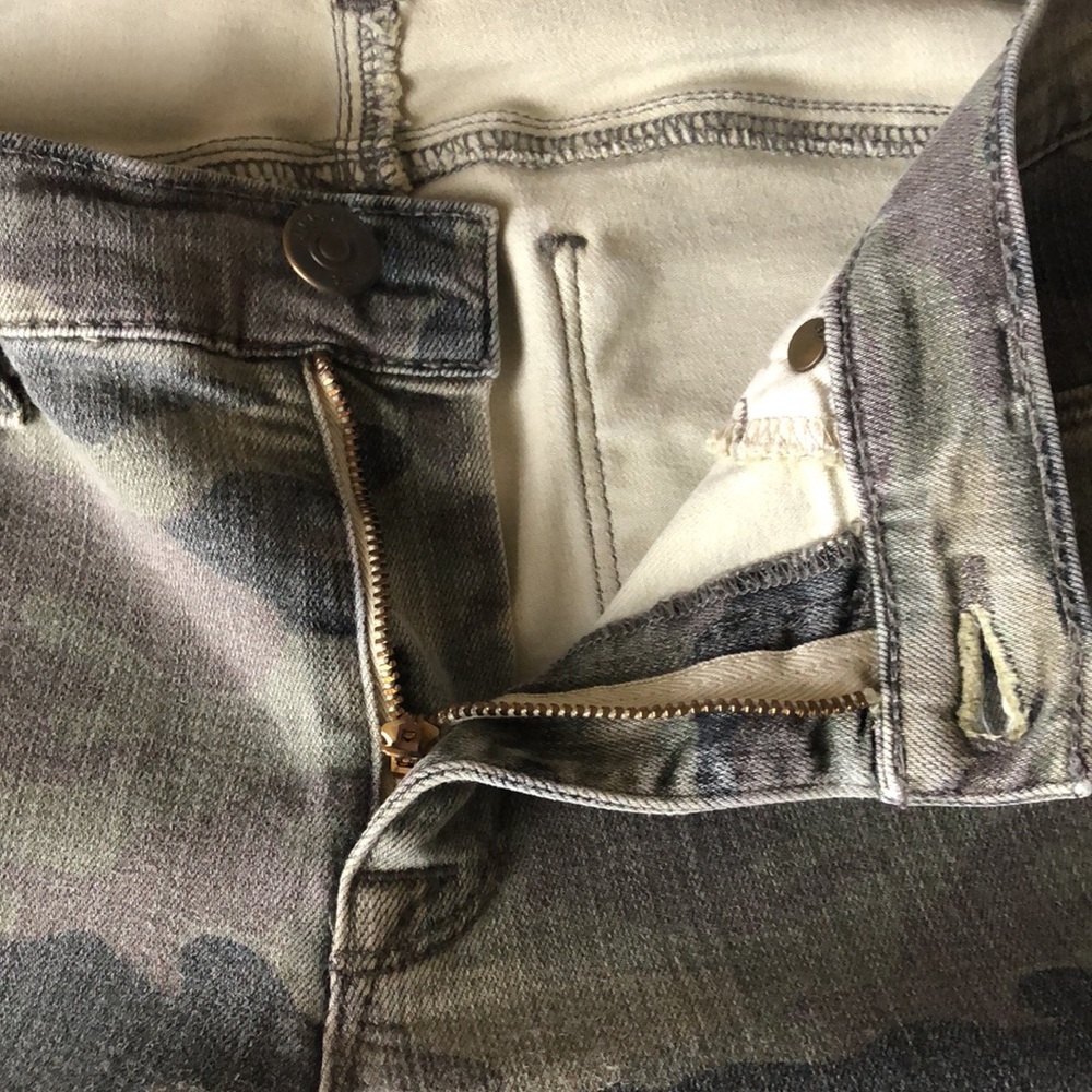 Hudson Krista Super Skinny Camo Crop (Size 28) - Picture 9 of 10
